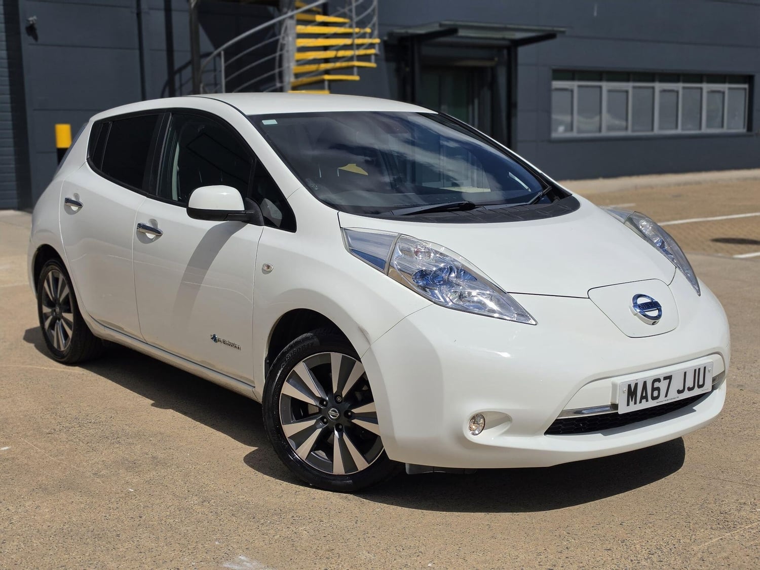 Nissan LEAF 2017 in Slough