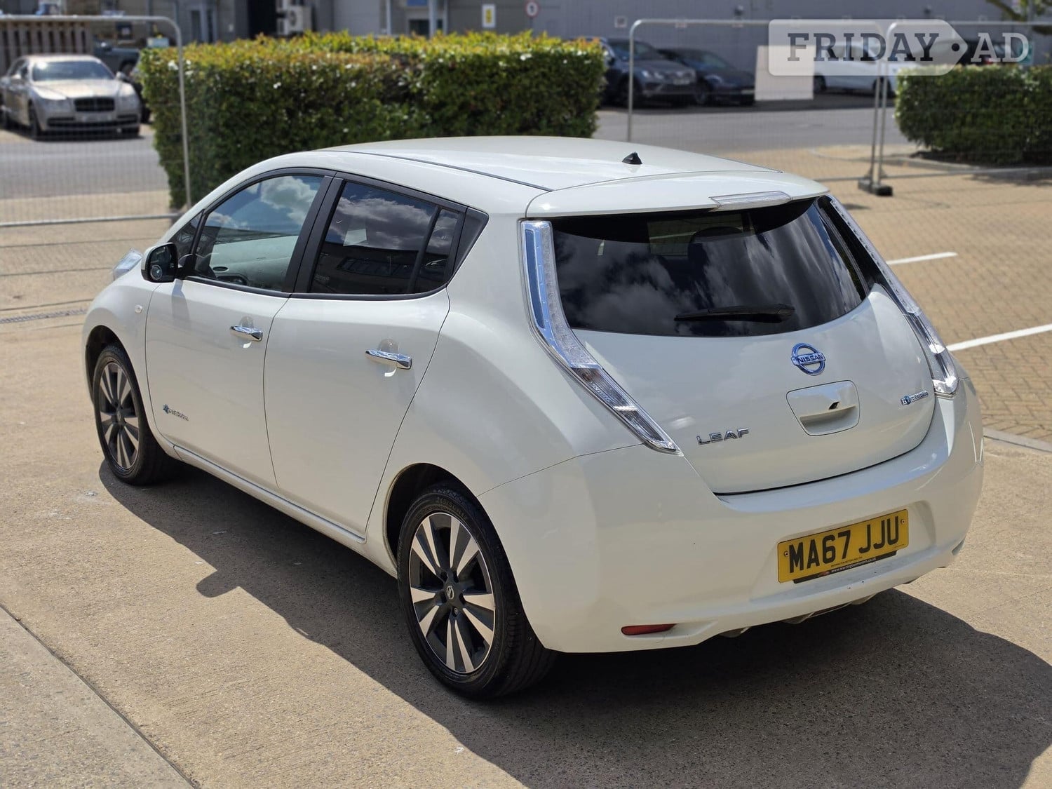 [ berth ]Nissan LEAF