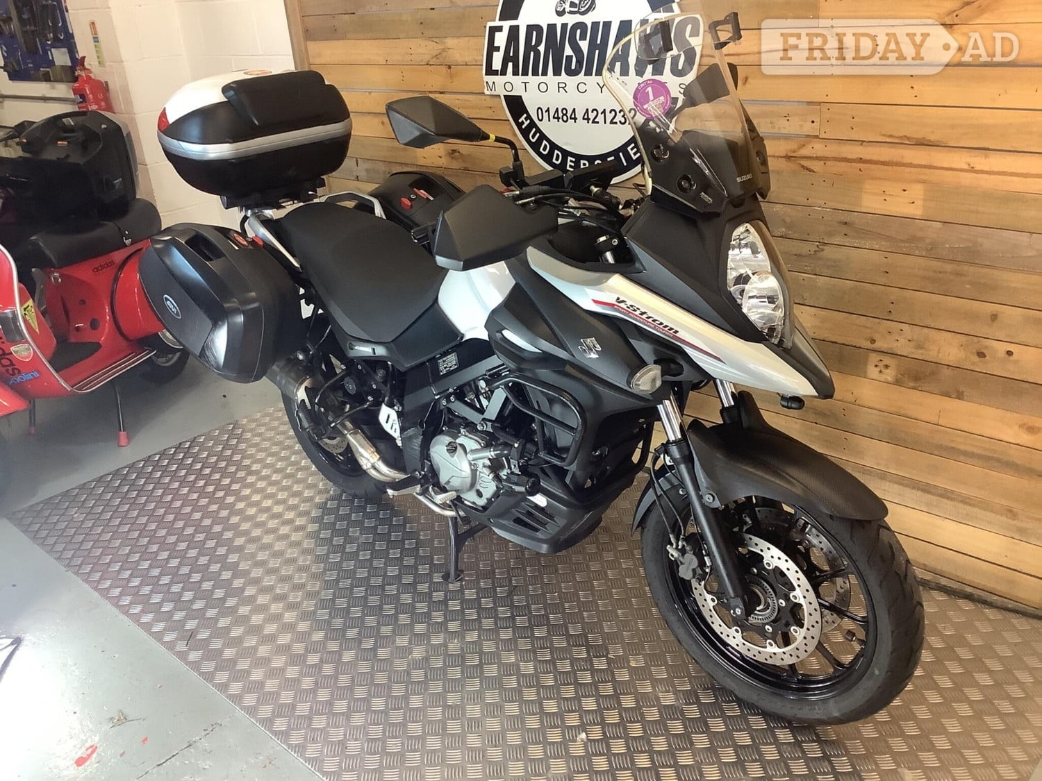 Suzuki V-Strom 650 2017 - Motorbikes, Scooters & Quads