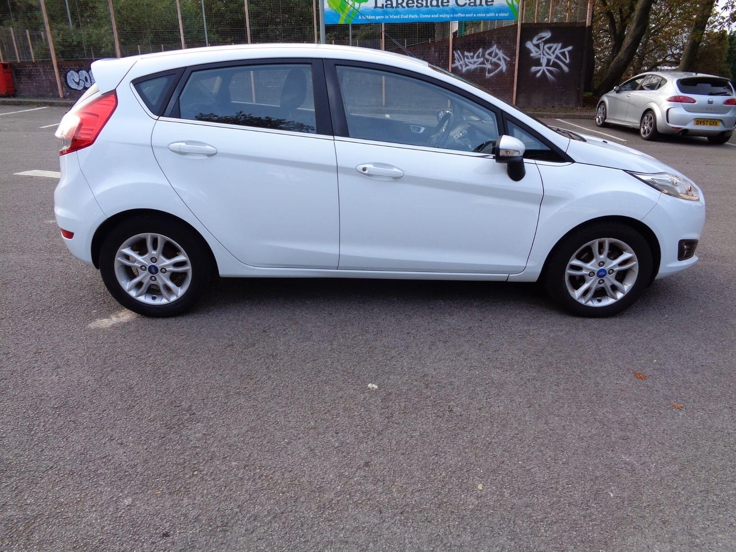 [ berth ]Ford Fiesta