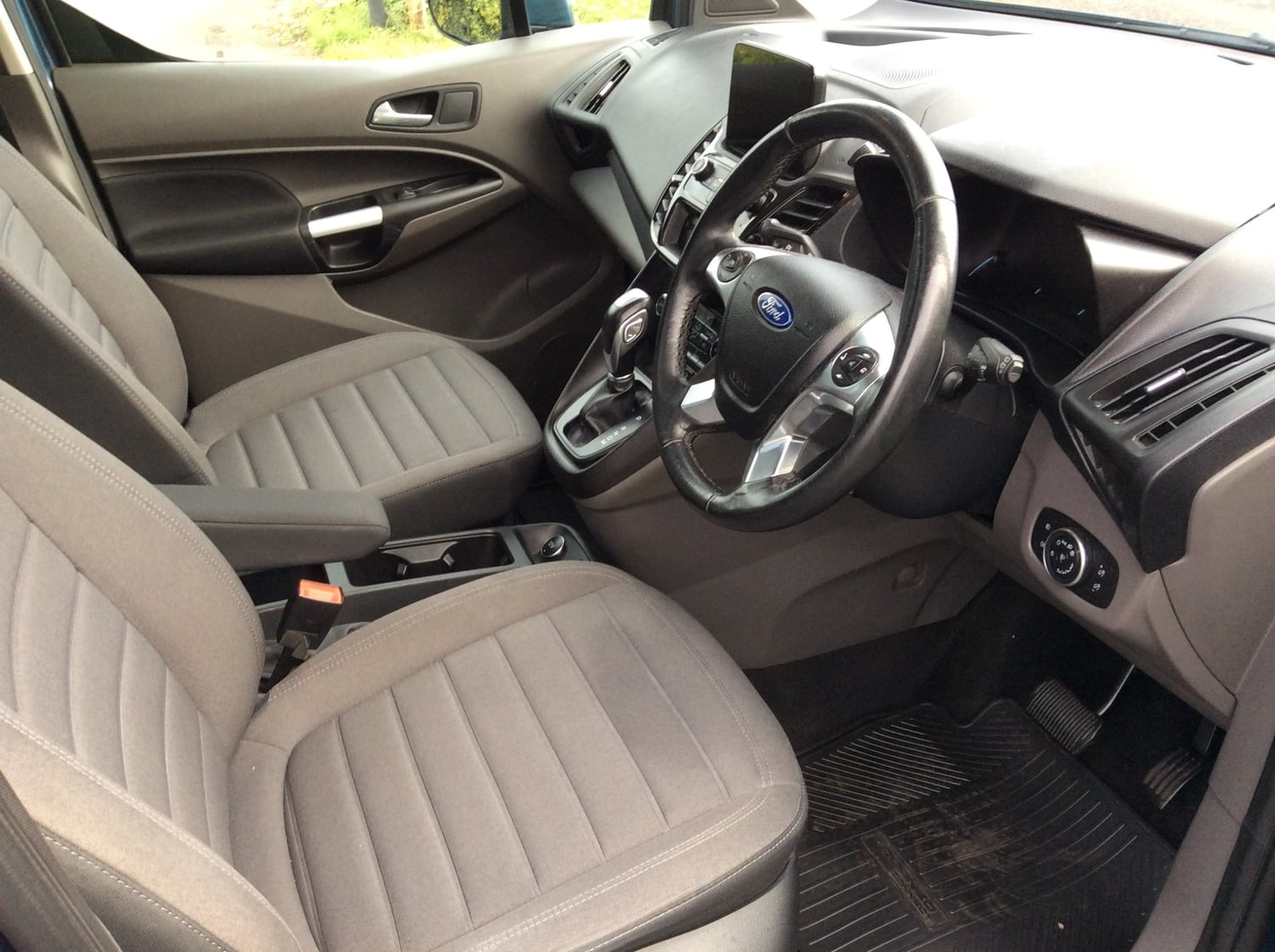 Ford Grand Tourneo Connect 2019 - Cars