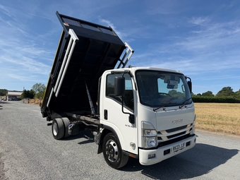 Isuzu Forward 2023
