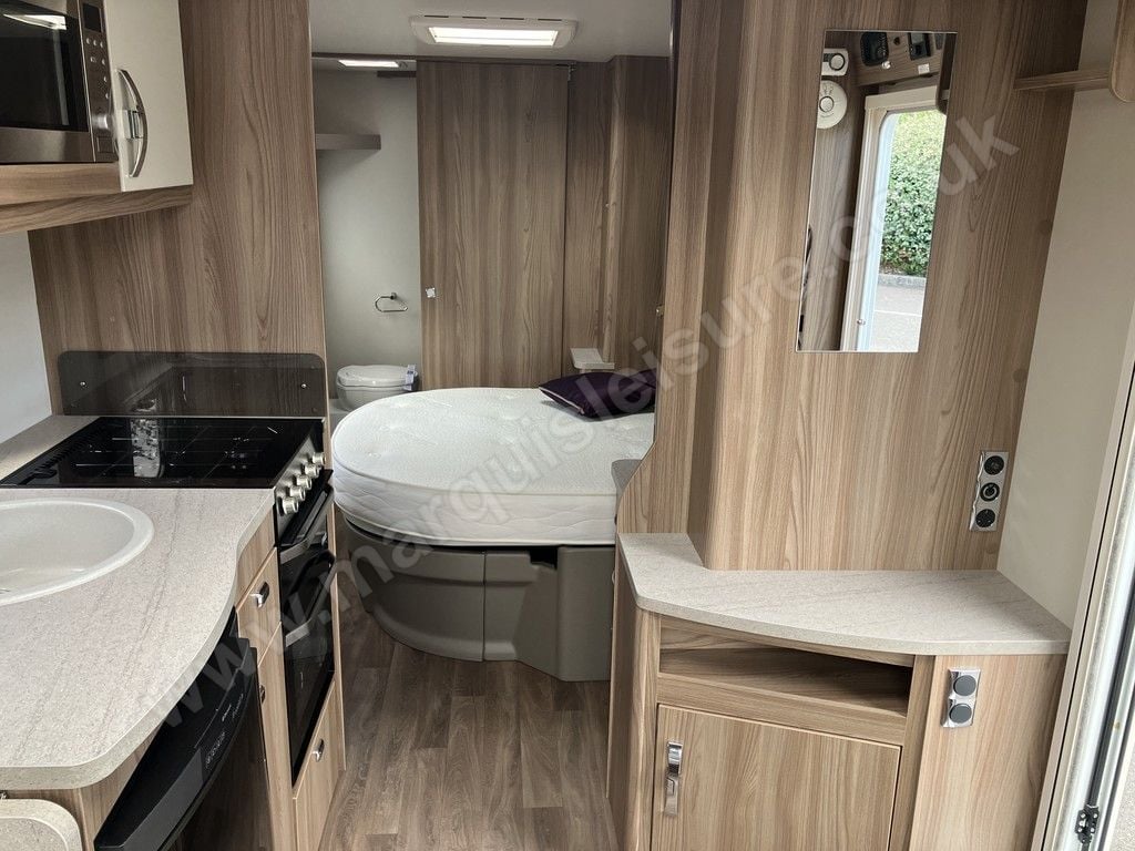 Swift Expression 584 2017 - Motorhomes & Caravans in Guildford