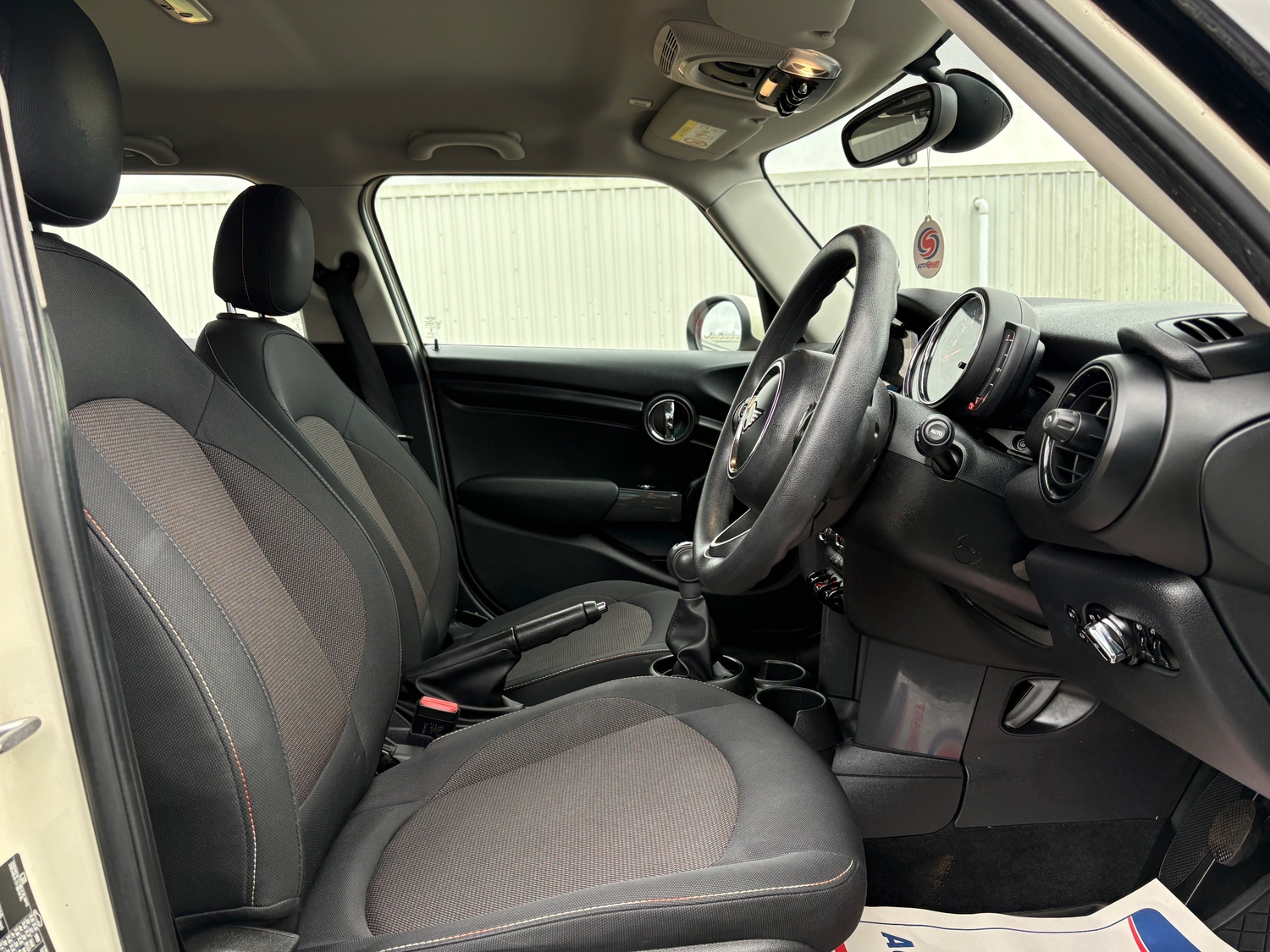 Mini Hatch 2020 - Cars in Airdrie