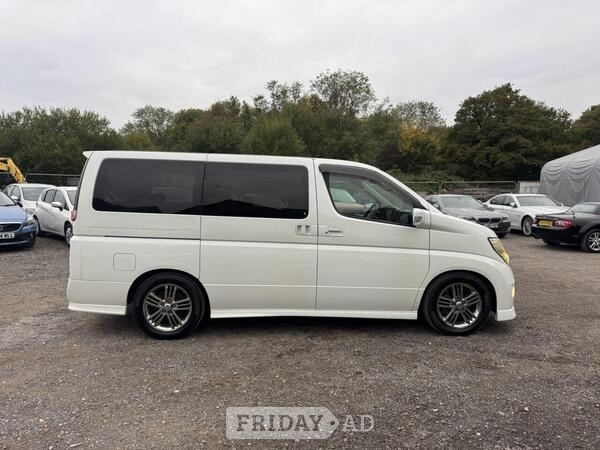 [ berth ]Nissan Elgrand