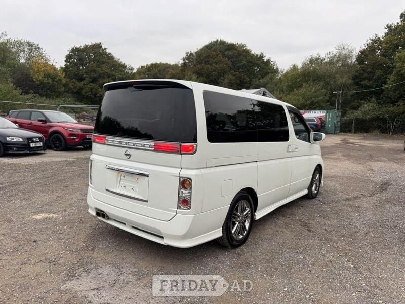 Nissan Elgrand 2006 - Cars in Southampton
