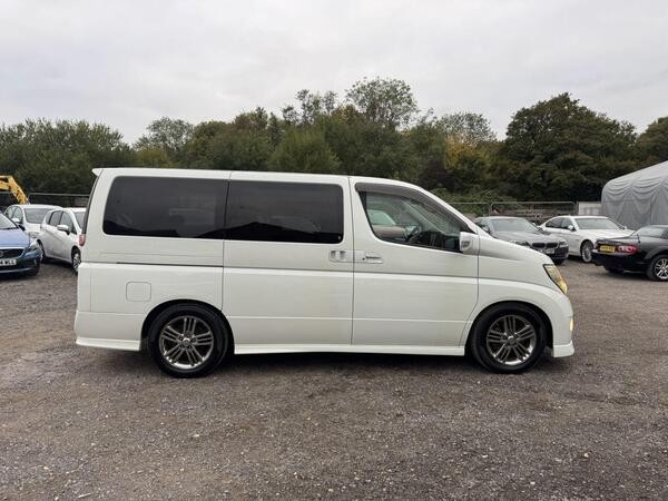 [ berth ]Nissan Elgrand