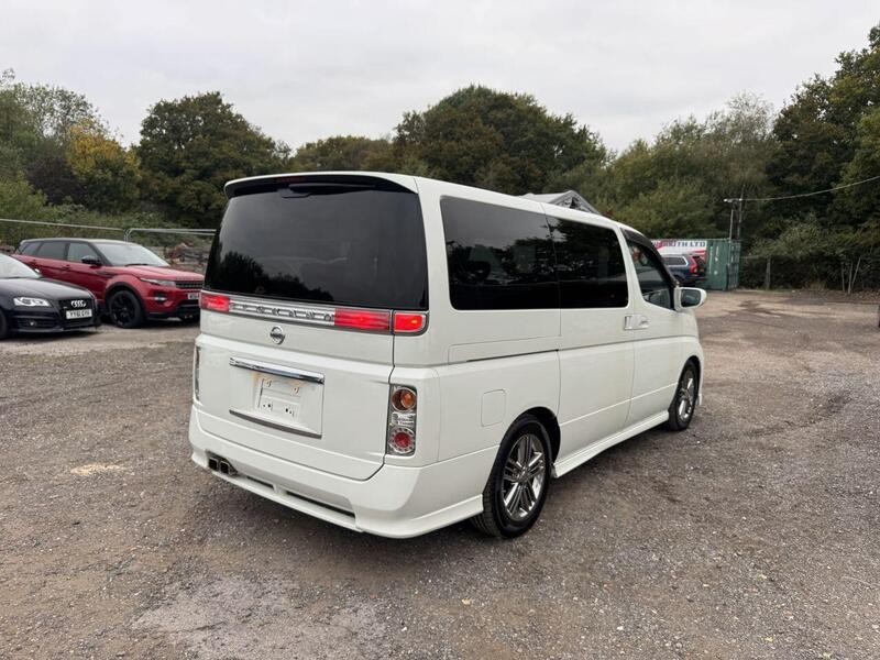 Nissan Elgrand 2006 - Cars in Southampton