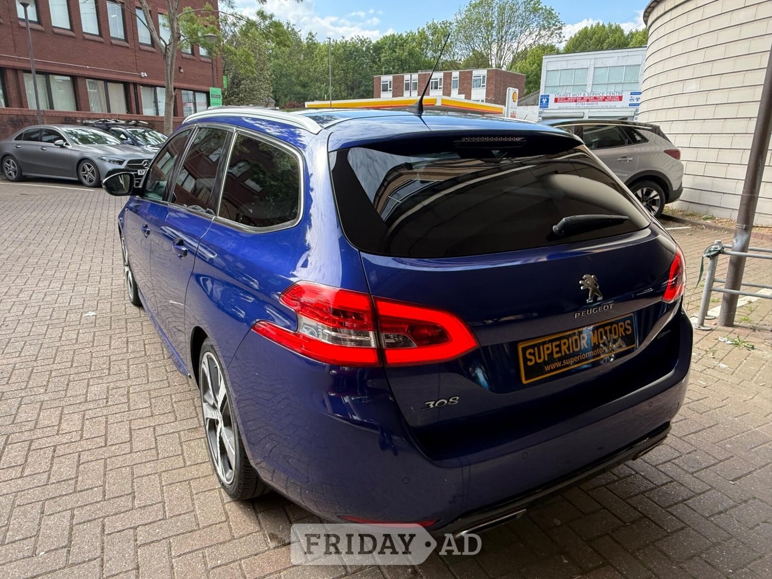 Peugeot 308 SW 2018 - Cars in Staines