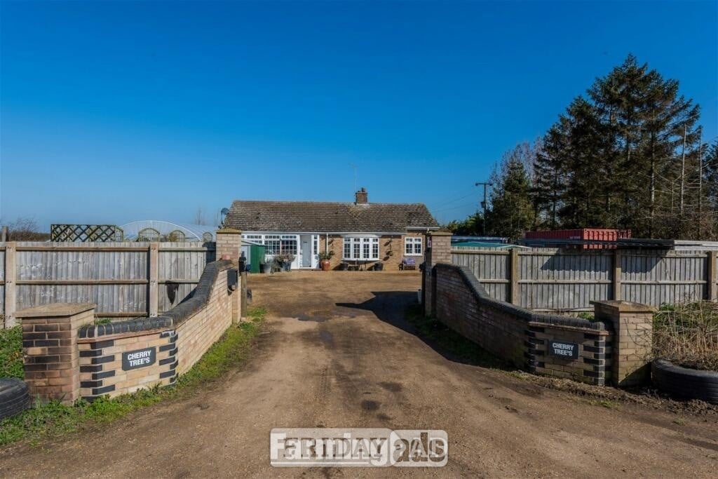 3 bedroom detached Bungalow in 2acre plot has an agricultral tie in Willingham