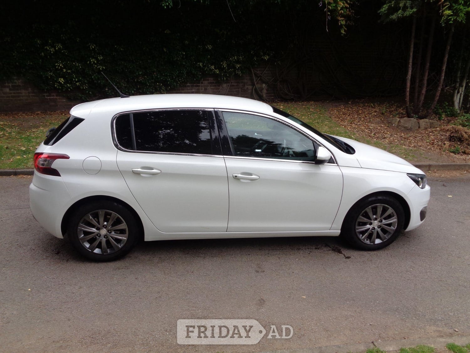[ berth ]Peugeot 308