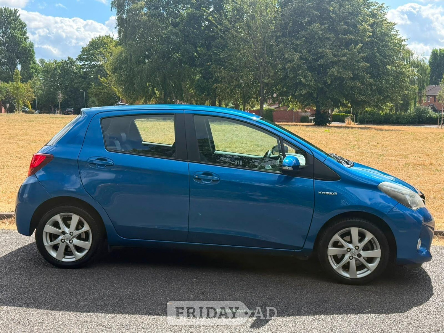 Toyota Yaris 2015 - Cars