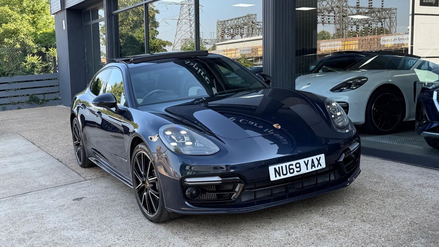 [ berth ]Porsche Panamera