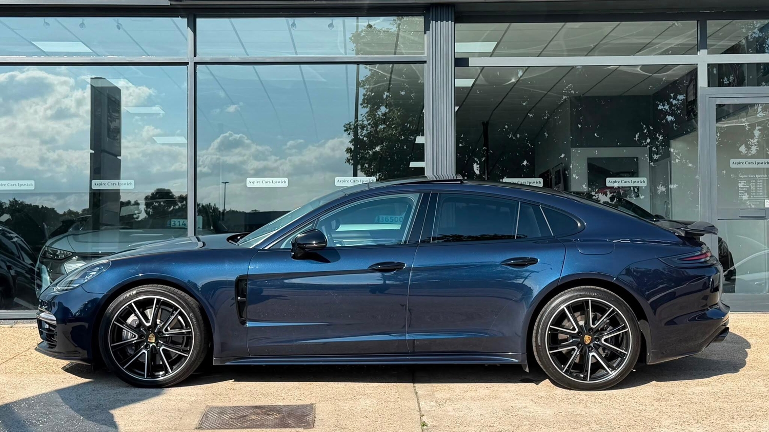 Porsche Panamera 2019 - Cars