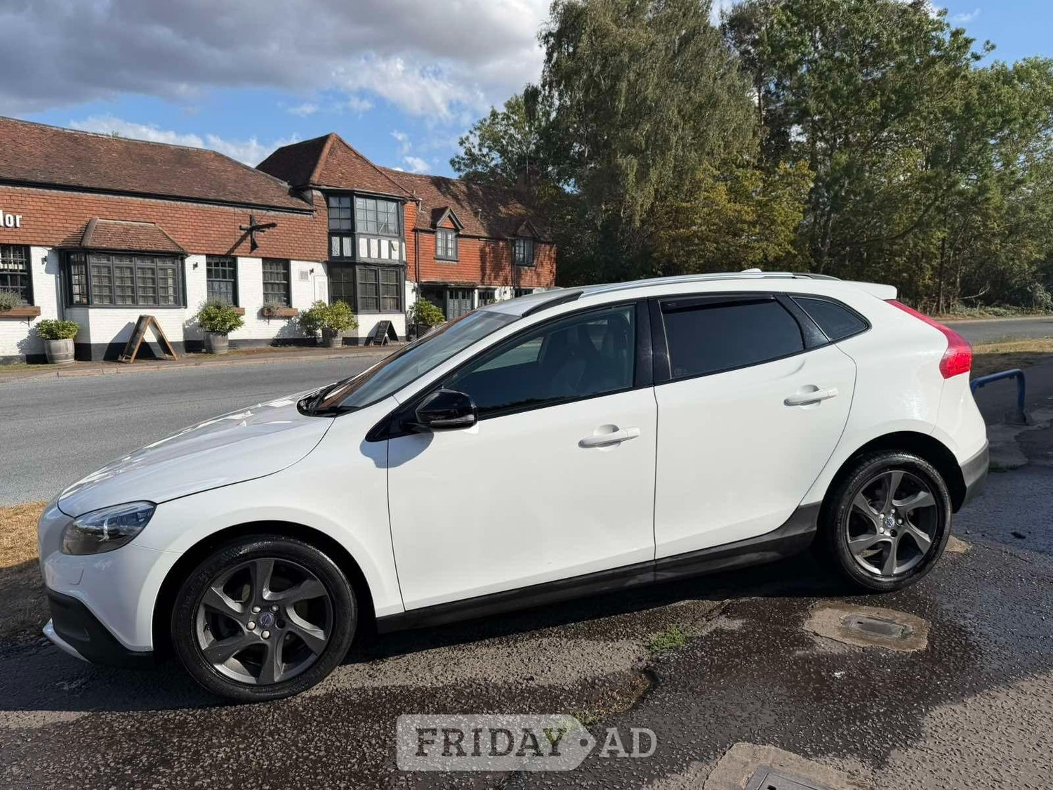 Volvo V40 Cross Country 2015 - Cars