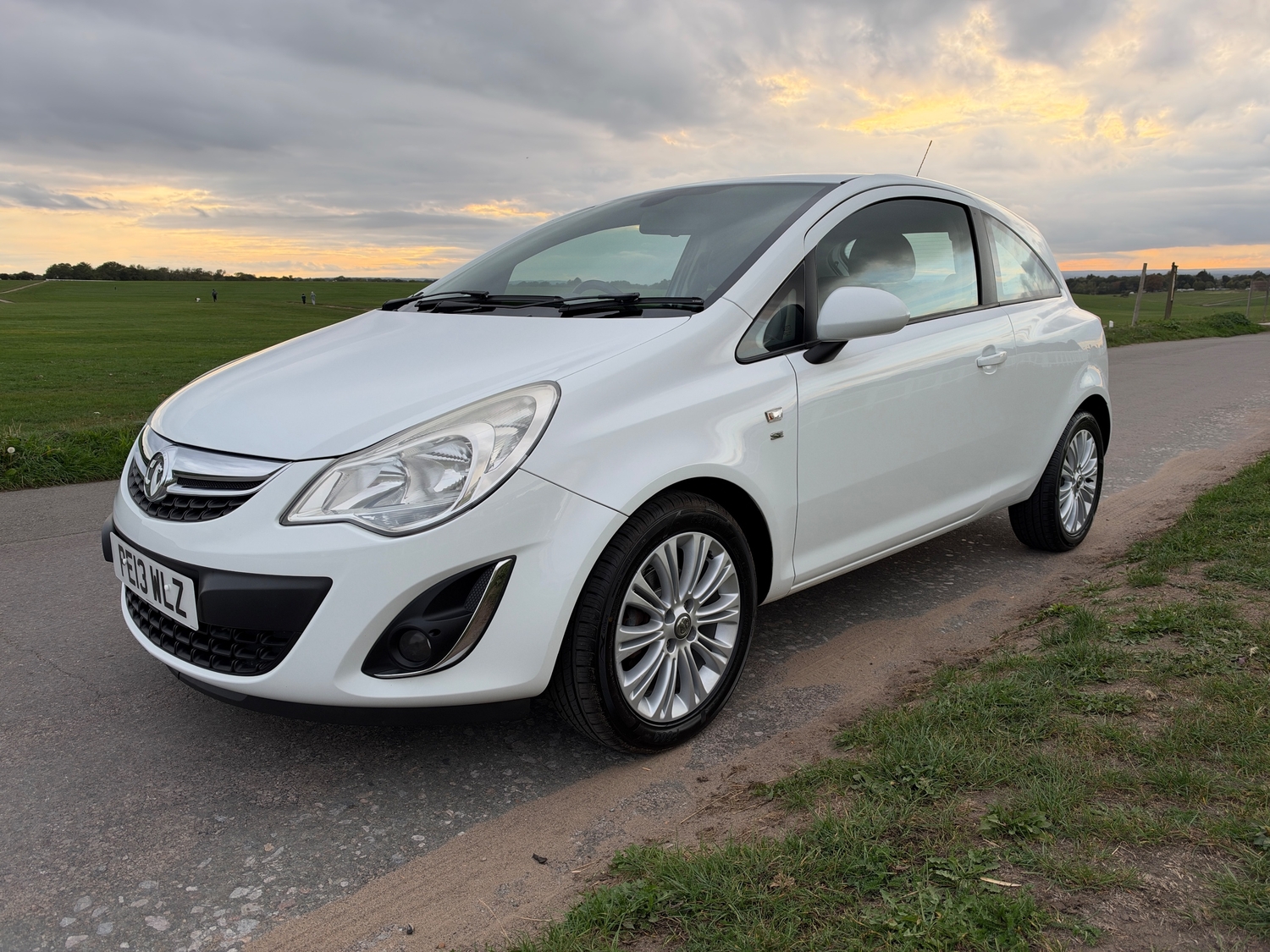Vauxhall Corsa 2013 - Cars in Epsom