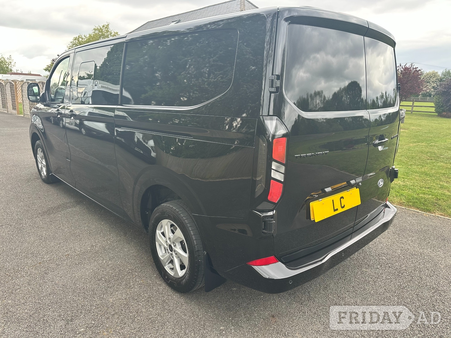 Ford Transit Custom 2025 - Vans & Commercial Vehicles