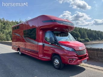Equi-Trek Evolution Elite  Iveco Daily Horsebox