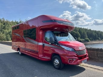 Equi-Trek Evolution Elite  Iveco Daily Horsebox