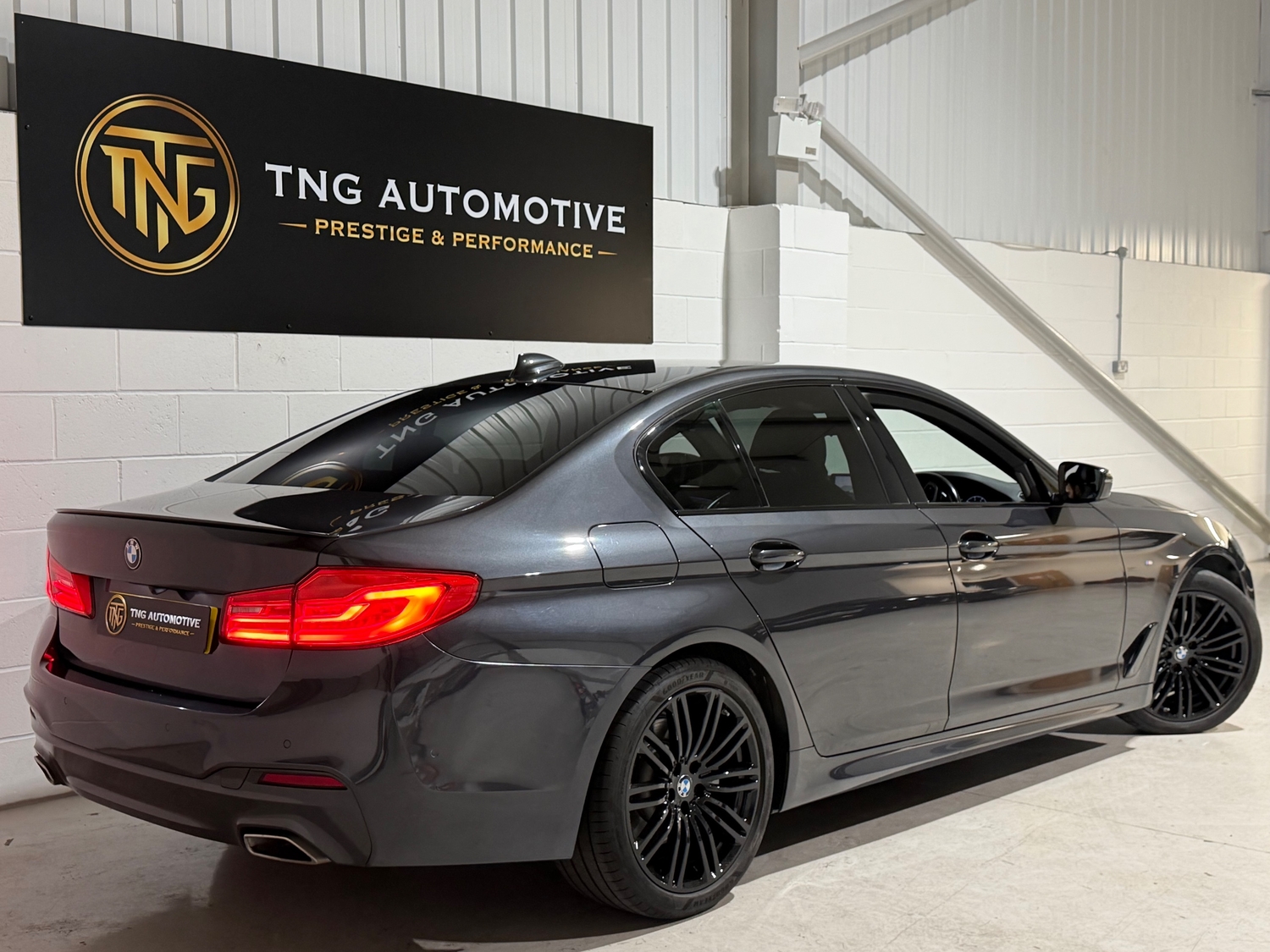 [ berth ]BMW 5 Series