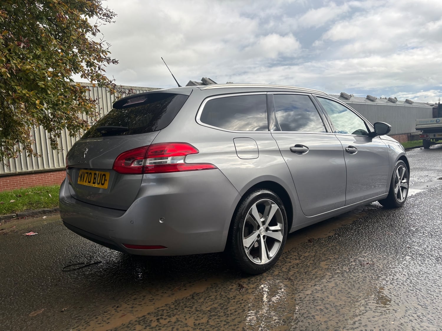 [ berth ]Peugeot 308 SW