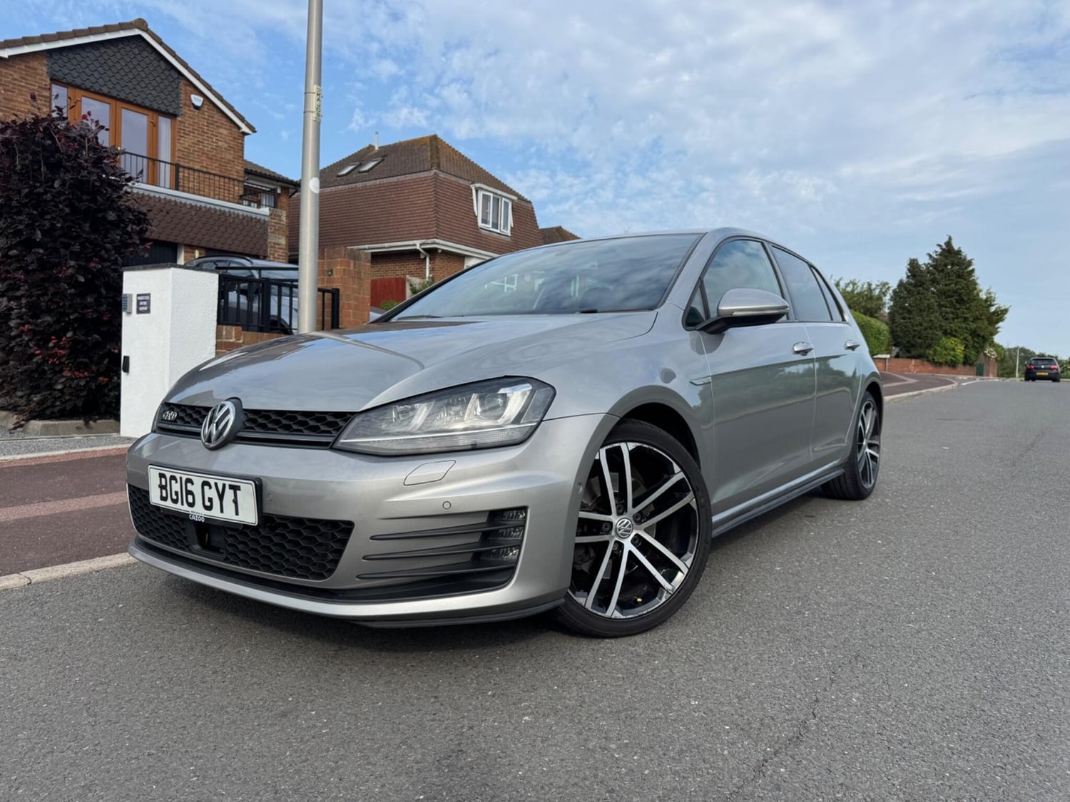 Volkswagen Golf 2016 - Cars