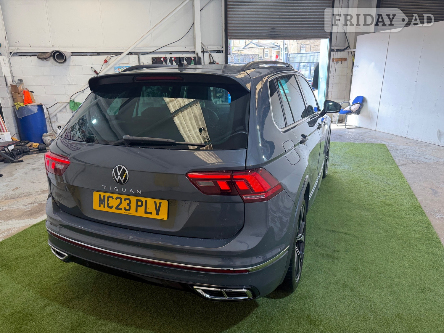 Volkswagen Tiguan 2023 - Cars