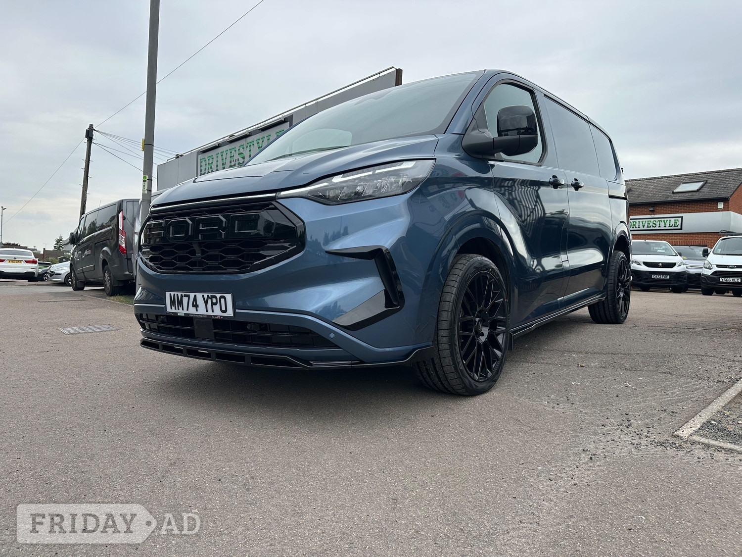 [ berth ]Ford Transit Custom