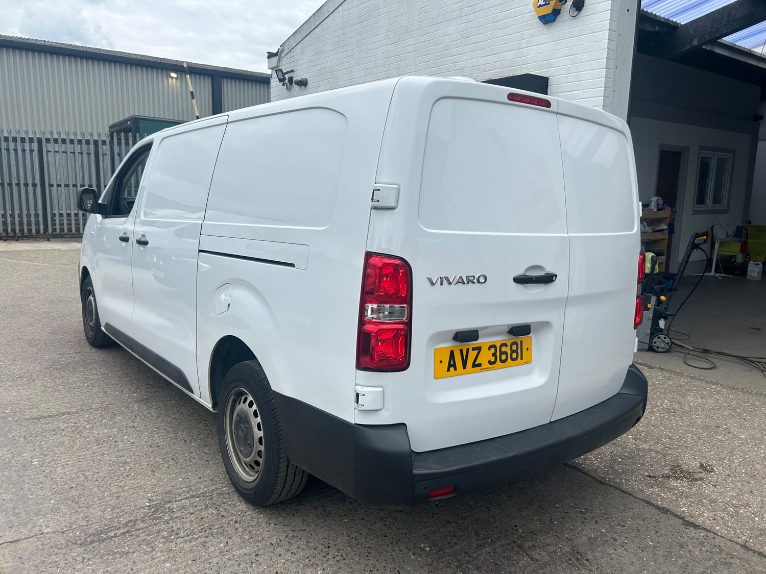 [ berth ]Vauxhall Vivaro