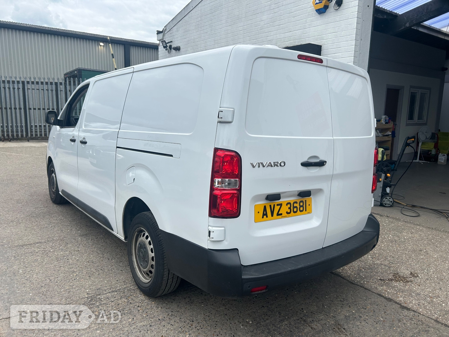 [ berth ]Vauxhall Vivaro