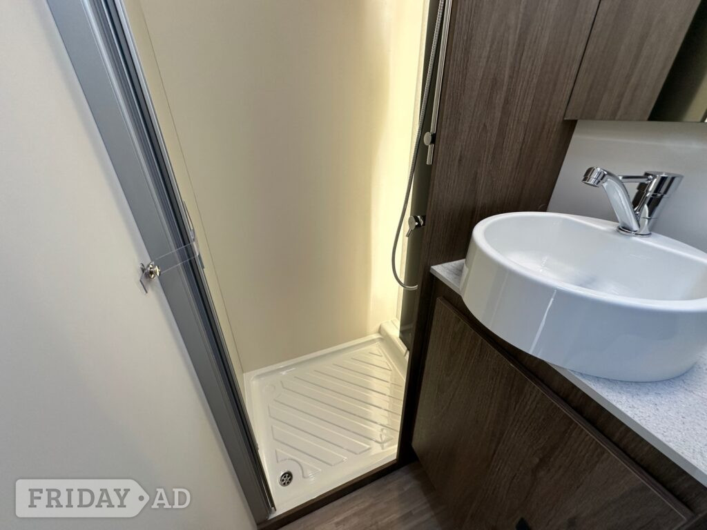 Roller Team 590 T-Line 2026 for sale - Motorhomes & Caravans in Llanelli