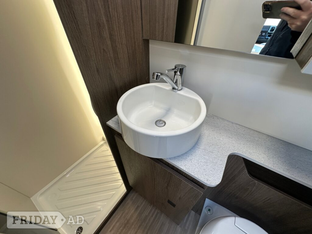 Roller Team 590 T-Line 2026 for sale - Motorhomes & Caravans
