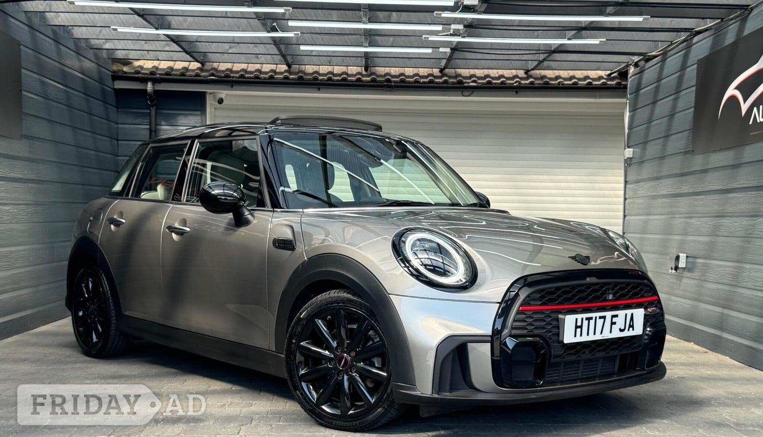 Mini Hatch 2017 in High Wycombe