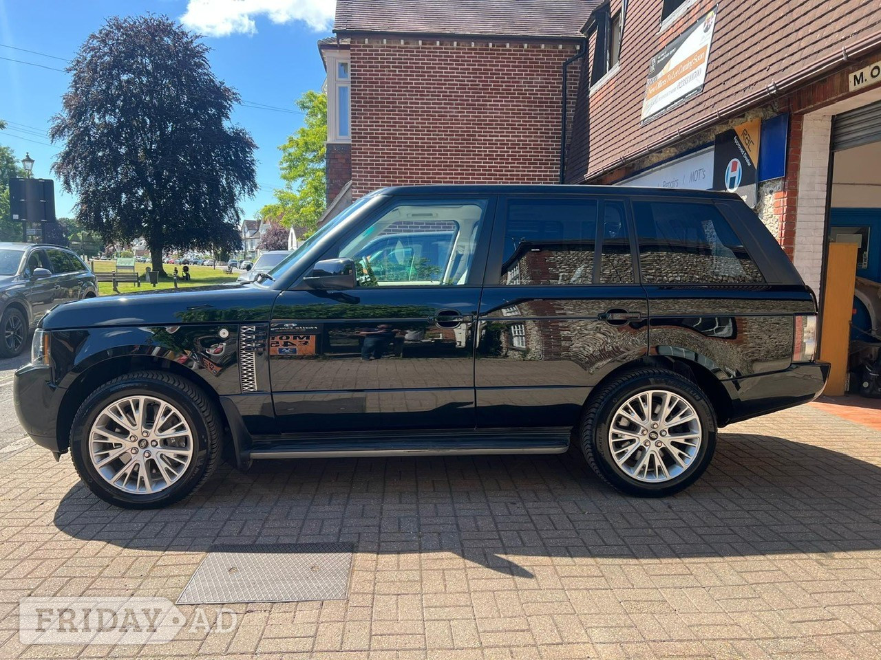 Land Rover Range Rover 2012 - Cars
