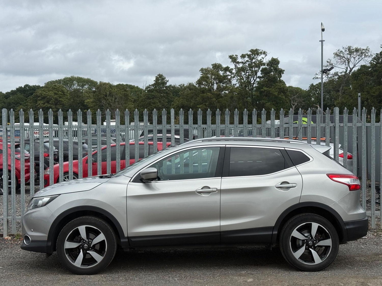 Nissan Qashqai 2015 - Cars