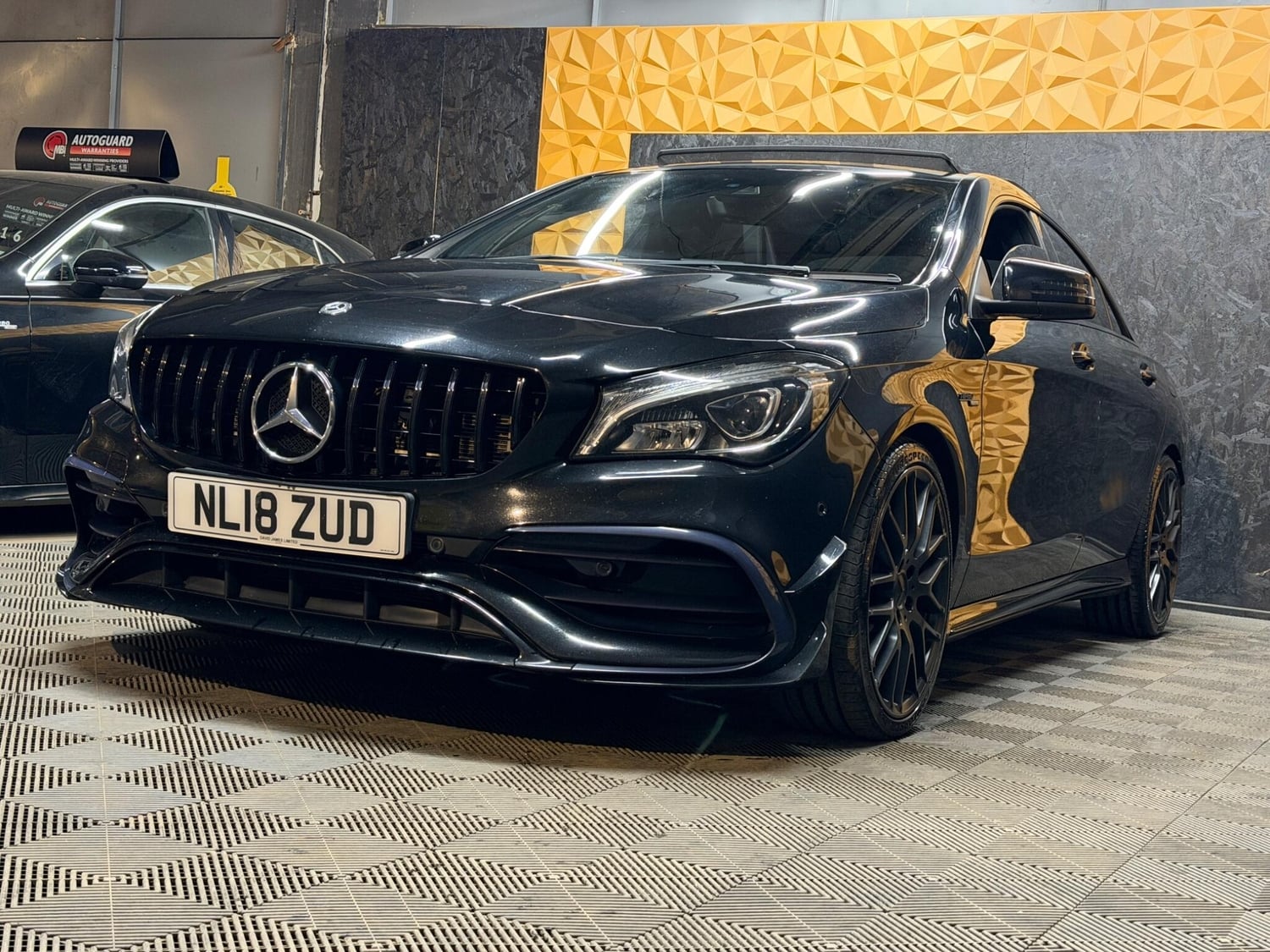 [ berth ]Mercedes-Benz CLA Class