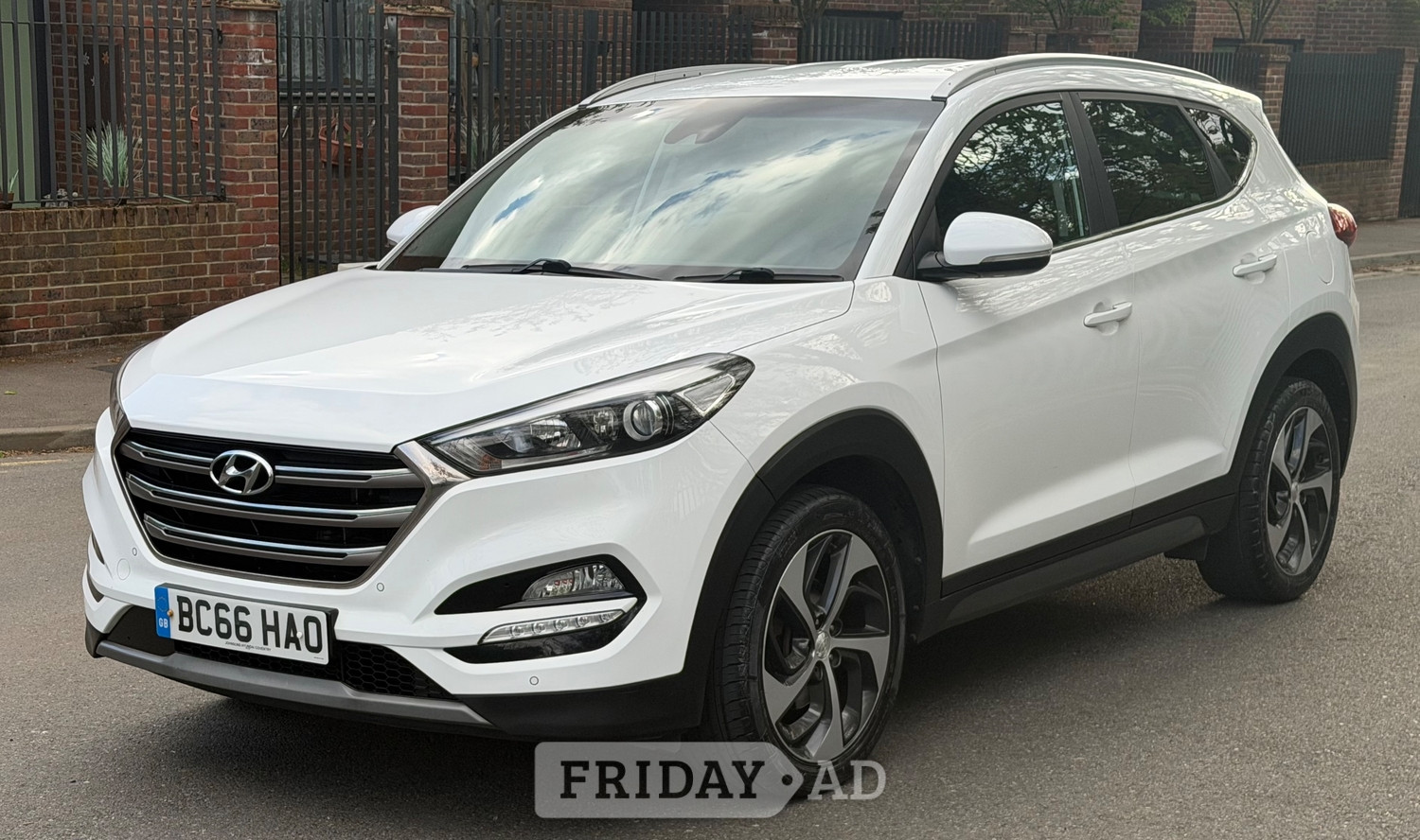 Hyundai Tucson Barking