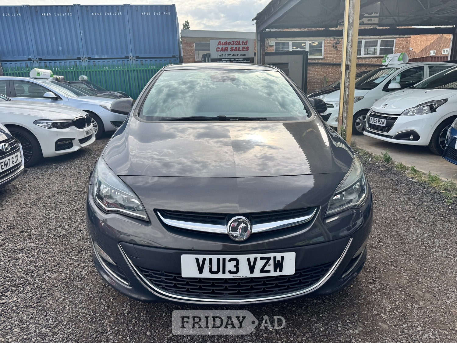 Vauxhall Astra 2013 - Cars in West Molesey