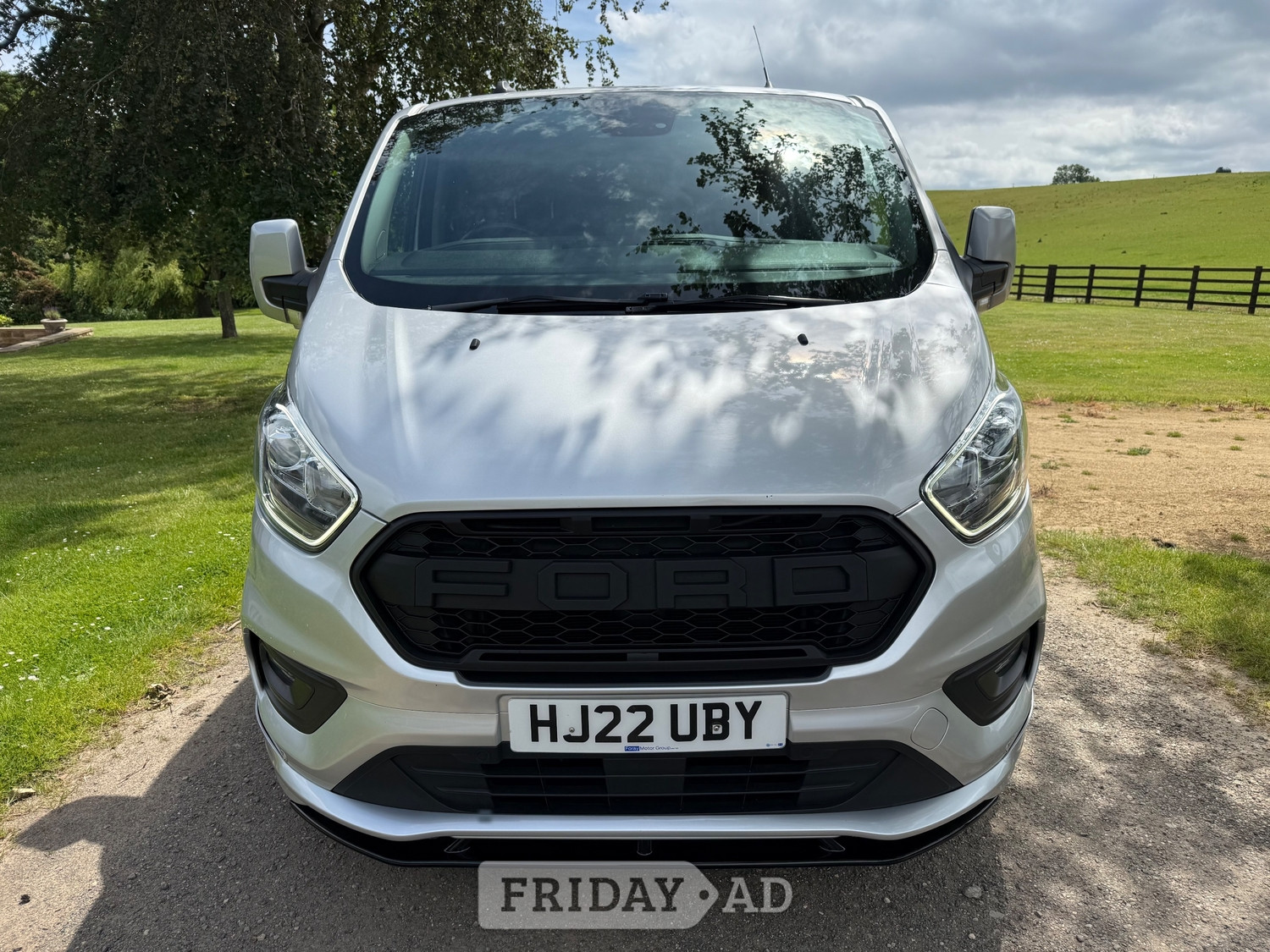 [ berth ]Ford Transit Custom