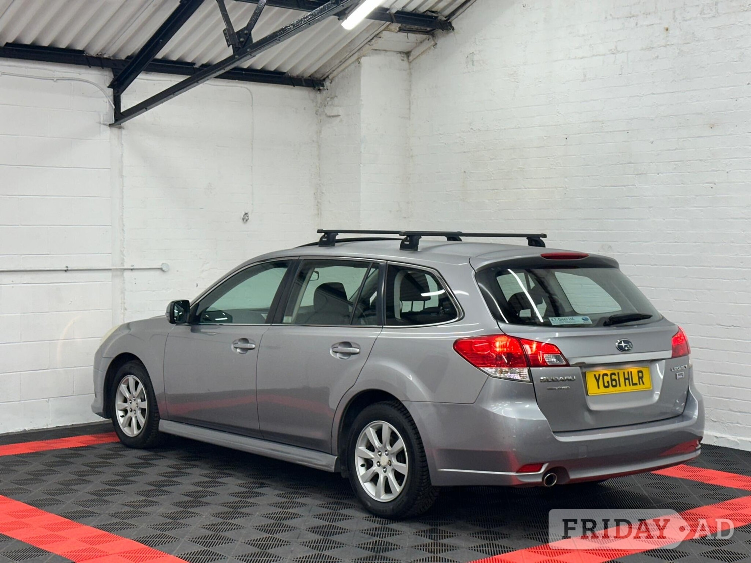 Subaru Legacy 2011 - Cars