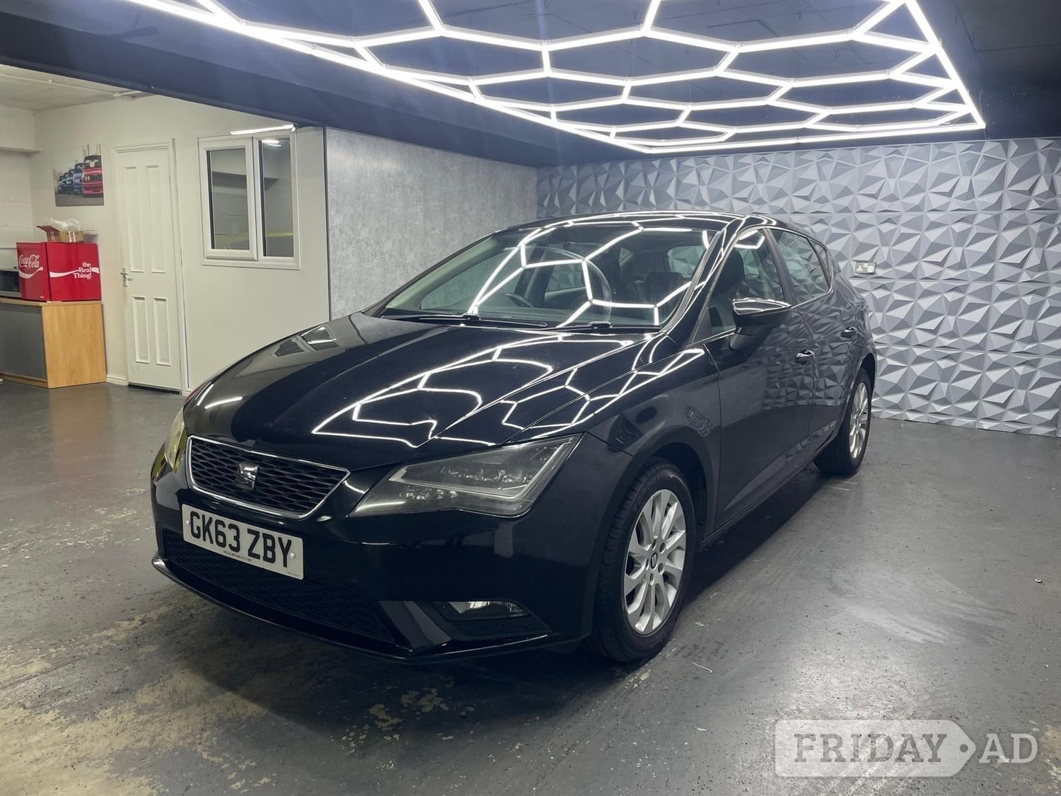 [ berth ]SEAT Leon