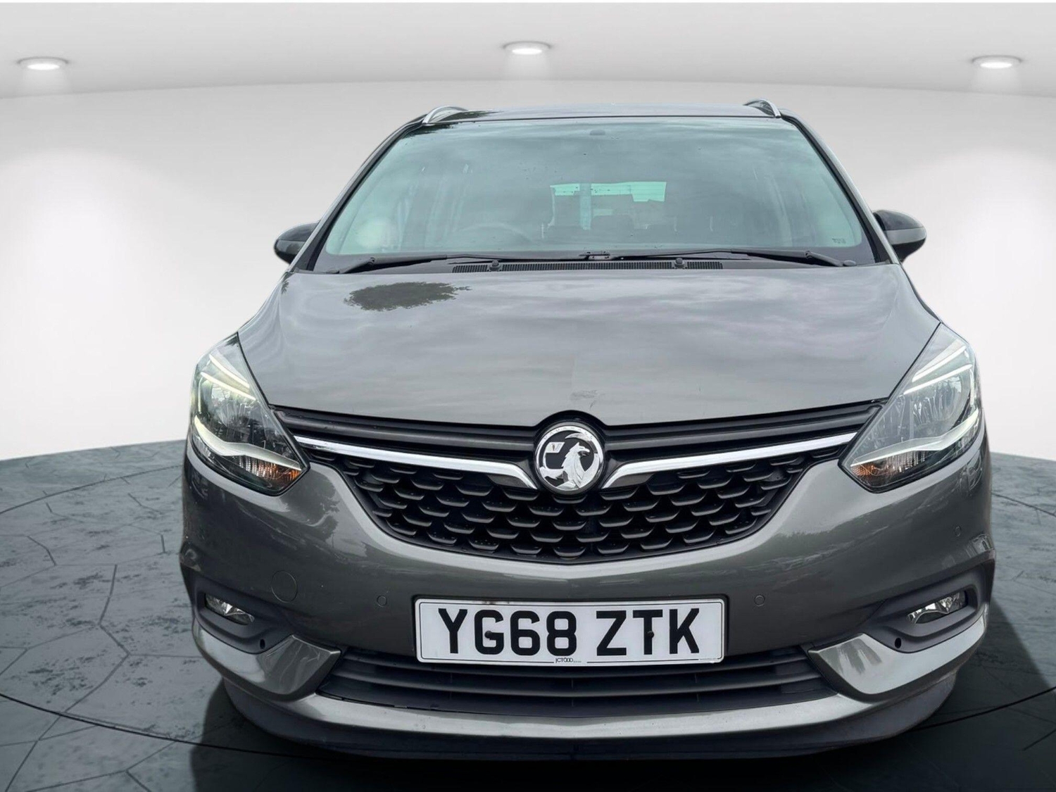 [ berth ]Vauxhall Zafira Tourer
