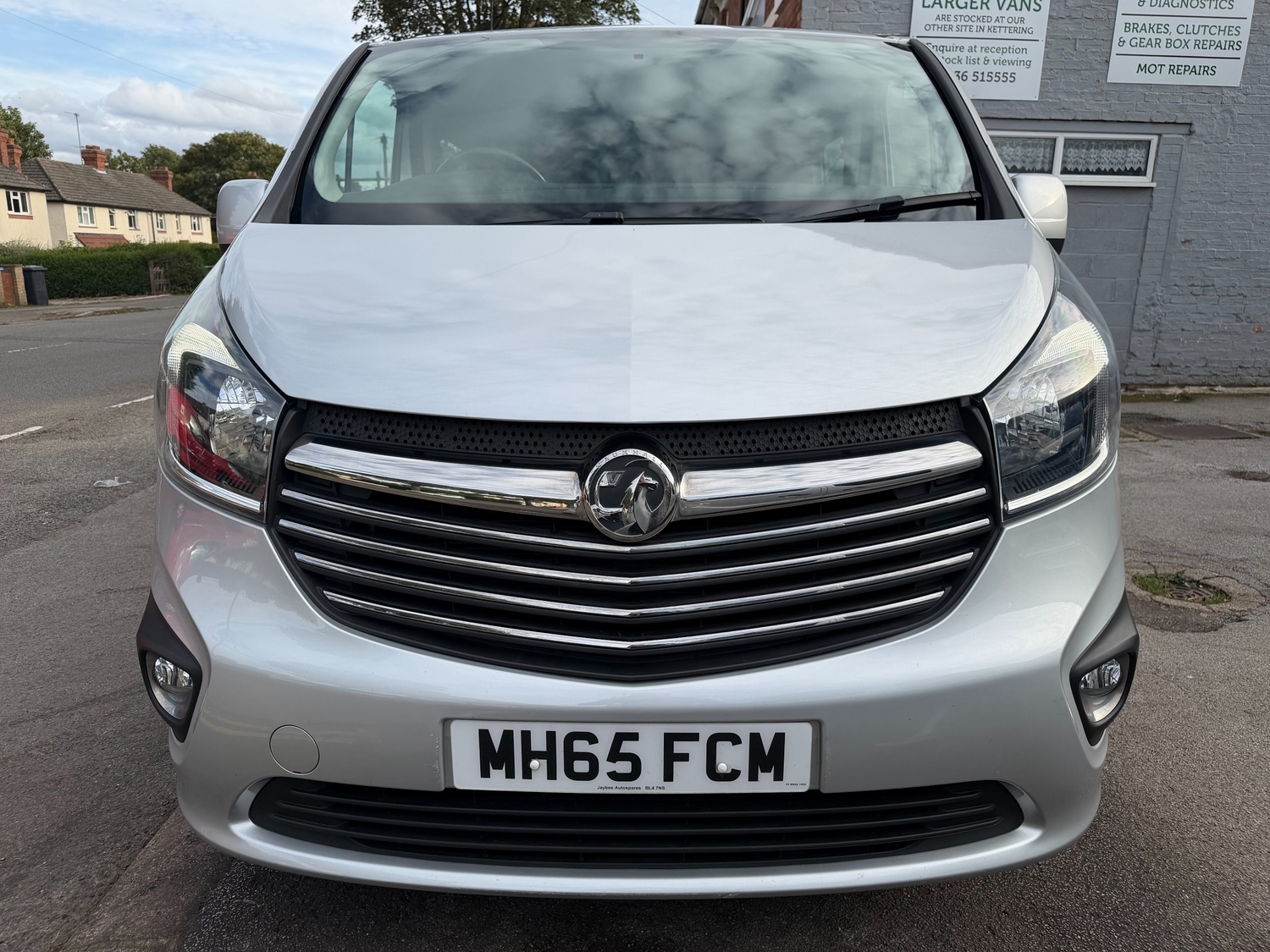 Vauxhall Vivaro 2016 - Vans & Commercial Vehicles