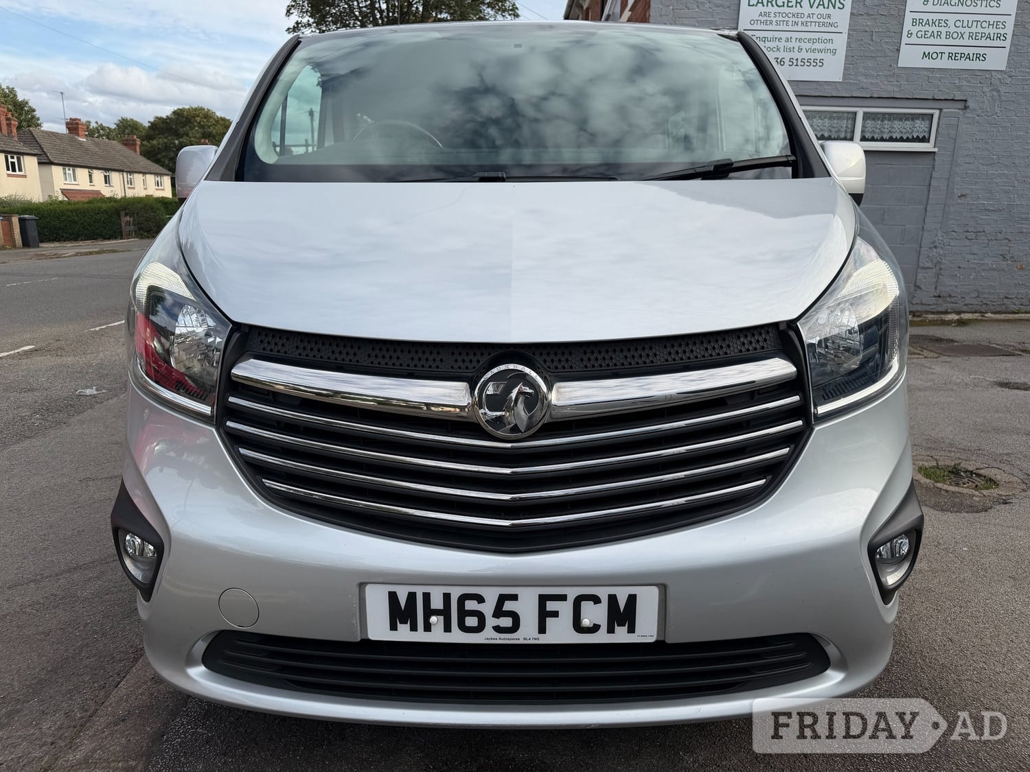 Vauxhall Vivaro 2016 - Vans & Commercial Vehicles