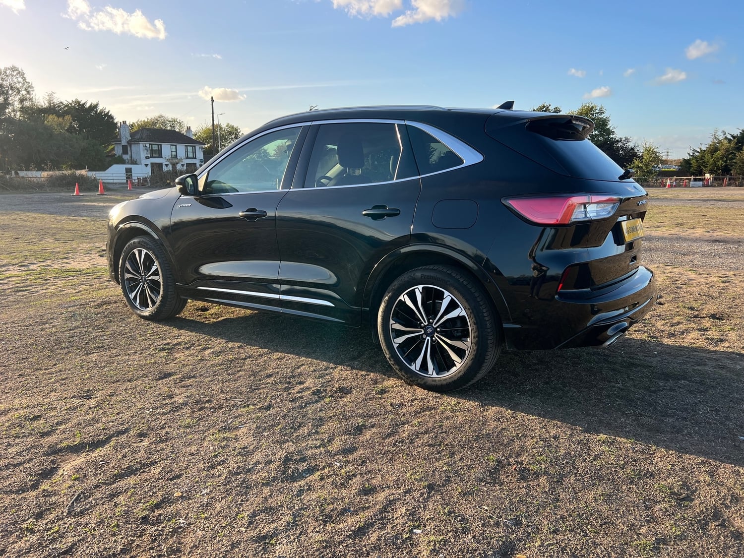 [ berth ]Ford Kuga