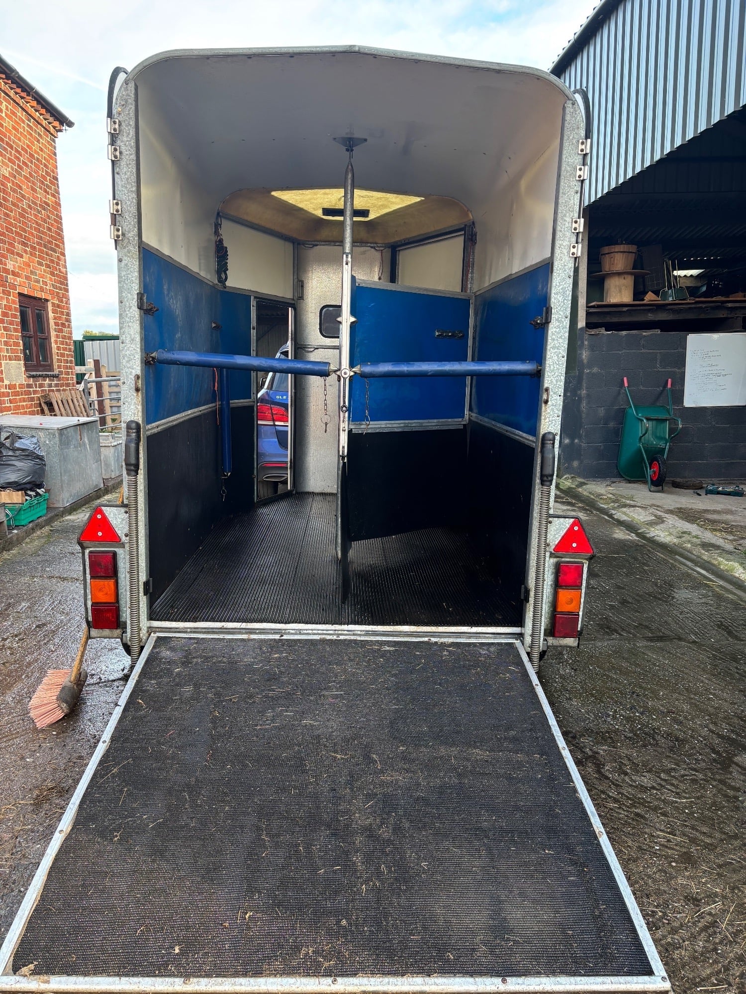 Ifor Williams HB505R  Horse Trailer - Trailers & Horseboxes