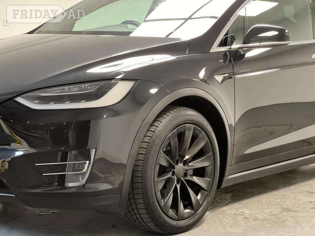 [ berth ]Tesla Model X