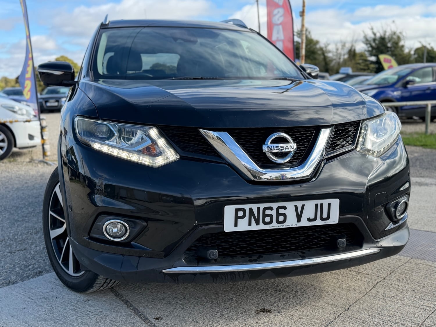 Nissan X-Trail 2016 - Cars in Burford