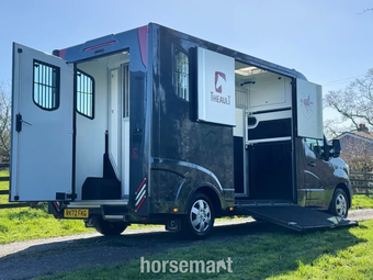 Theault Proteo Renault Horsebox
