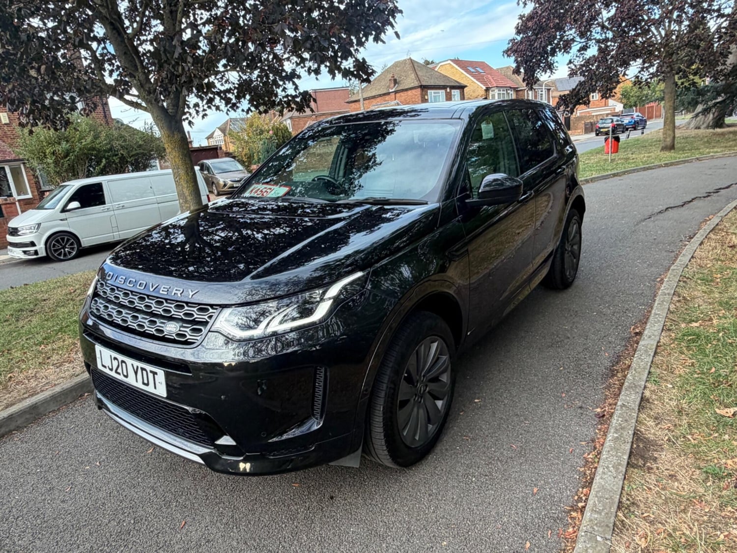 [ berth ]Land Rover Discovery Sport